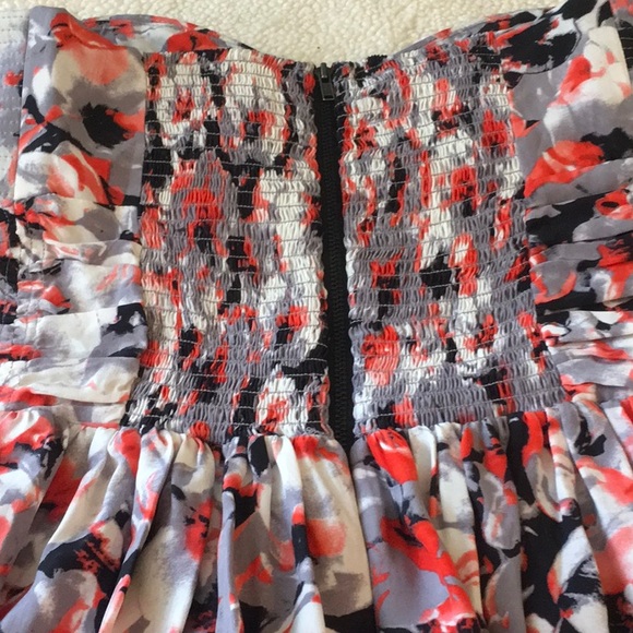 Parker strapless dress in Melrose print. Size XS. - Picture 8 of 8